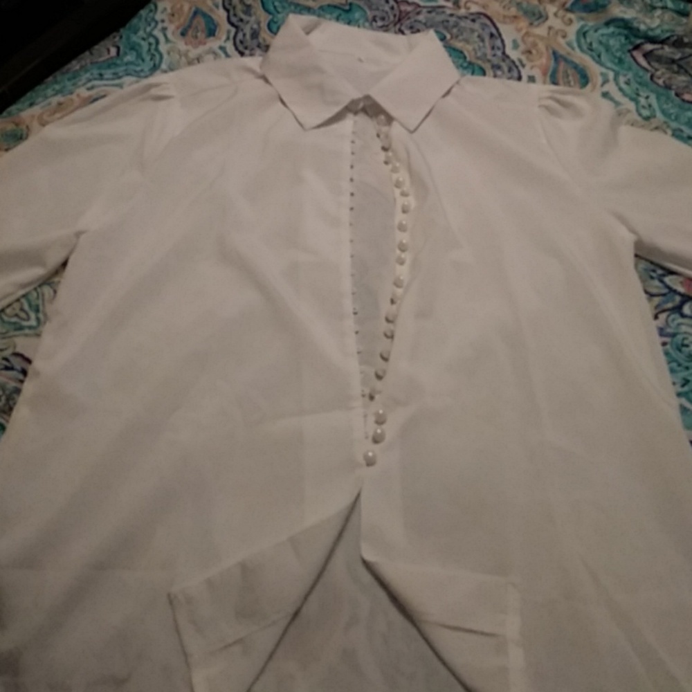 Dress shirt with pearl buttons